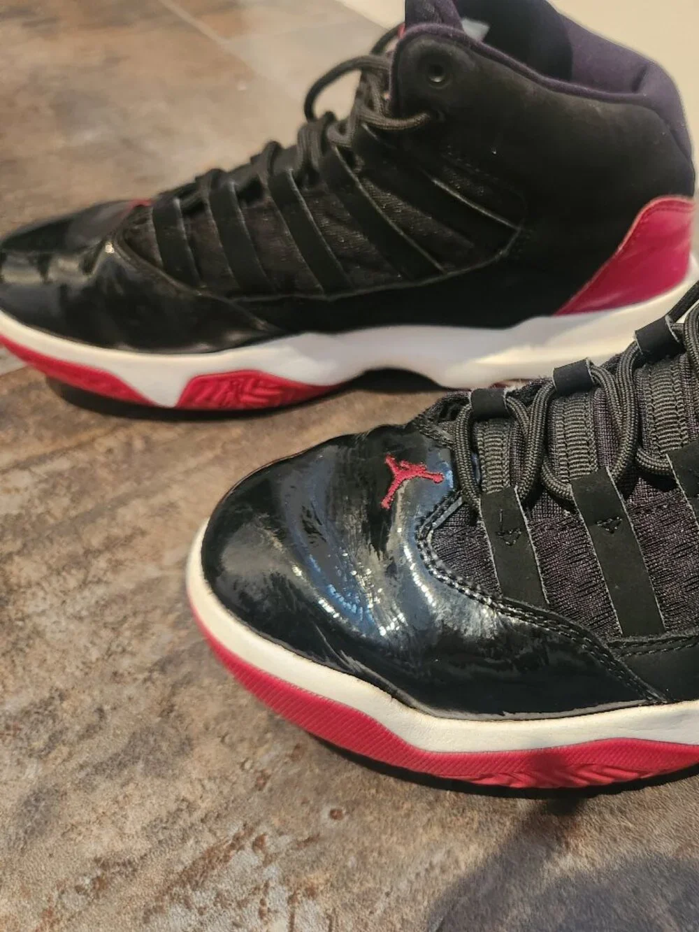 Nike Air Jordan Max Aura, size 6.5 youth, black and red